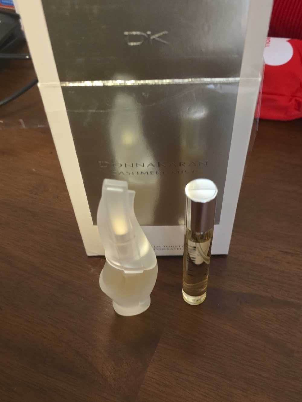 Donna Karan Cashmere Mist Spray Duo in White and Silver Accents
